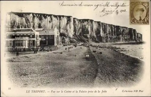 Ak Le Treport Seine Maritime, Vue sur le Casino et la Falaise prise de la Jete