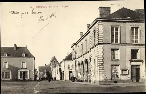 Ak Brûlon Sarthe, Place de la Mairie