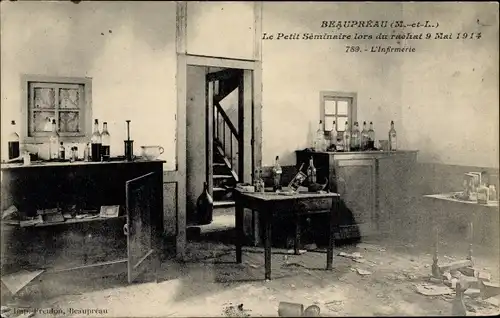 Ak Beaupréau Maine et Loire, Le Petit Séminaire lors du rachat 9 Mai 1914, L'Infirmerie