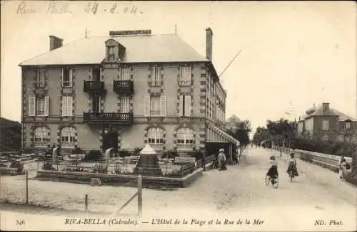 Ak Ouistreham Calvados, Hôtel de la Plage, Rue de la Mer, cyclistes