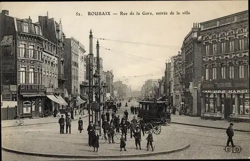 Ak Roubaix Nord, Rue de la Gare, entree de la ville, Cafe de Paris