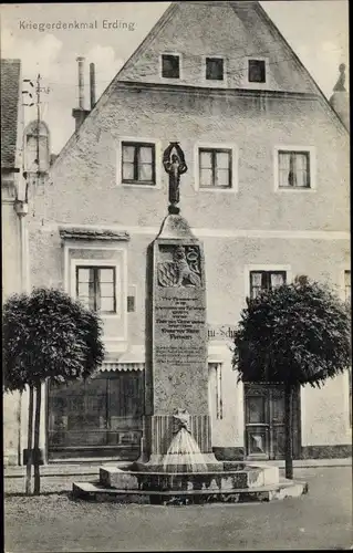 Ak Erding in Oberbayern, Kriegerdenkmal, Brunnen