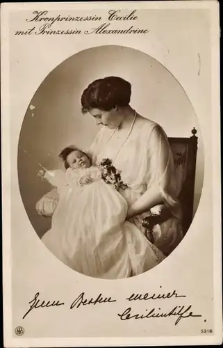 Ak Kronprinzessin Cecilie mit Prinzessin Alexandrine, NPG 5218