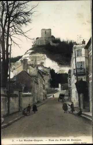 Ak La Roche Guyon Val d’Oise, Rue du Pont et Donjon