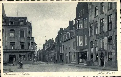 Ak Emmerich am Niederrhein, Alter Markt, Radfahrer