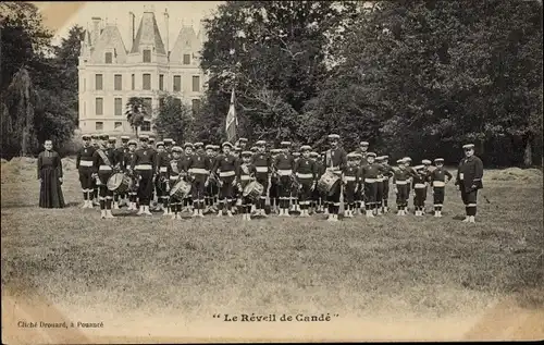 Ak Cande Maine et Loire, Le Réveil, groupe des jeunes musiciens uniforme