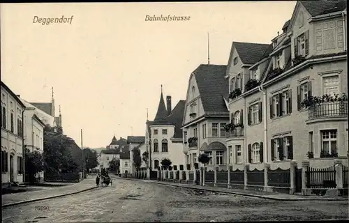 Ak Deggendorf im Bayerischen Wald Niederbayern, Bahnhofstraße