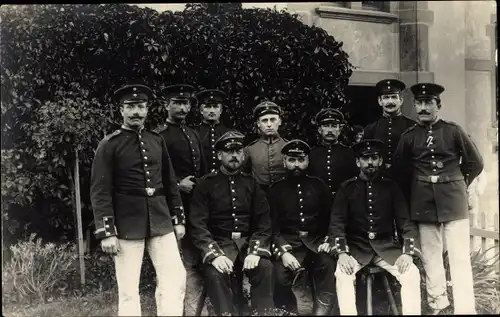 Foto Ak Deutsche Soldaten in Uniformen