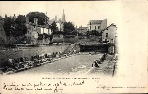 Ak Doué la Fontaine Maine et Loire, Les Fontaines