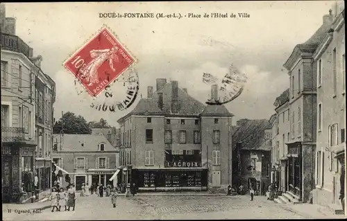 Ak Doué la Fontaine Maine et Loire, Place de l'Hotel de Ville