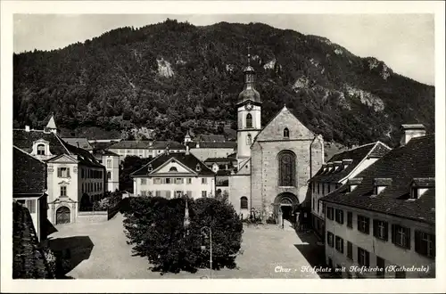 Ak Chur Kanton Graubünden, Hofplatz mit Hofkirche, Kathedrale
