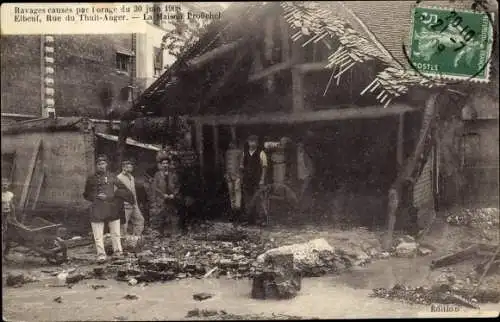 Ak Elbeuf Seine Maritime, Rue du Thuit Anger, La Maison Profichel, ravages causés par l'orage 1908