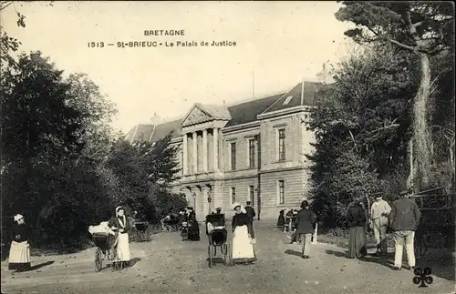 Ak Saint Brieuc Côtes d'Armor, Le Palais de Justice, Kinderwagen