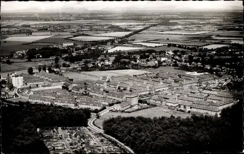 Ak Schwarzenbek in Lauenburg, Blick auf den Ort, Fliegeraufnahme