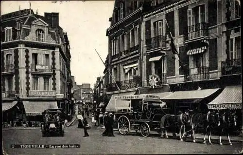 Ak Trouville sur Mer Calvados, La rue des bains