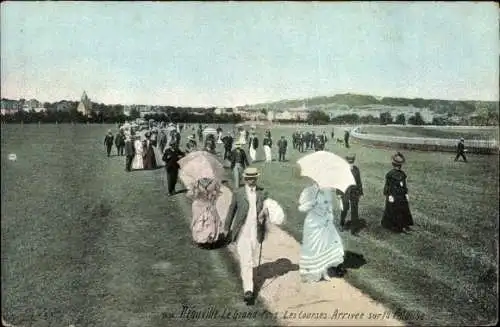 Ak Deauville La Plage Fleurie Calvados, Les Courses, Arrivee sur la Pelouse