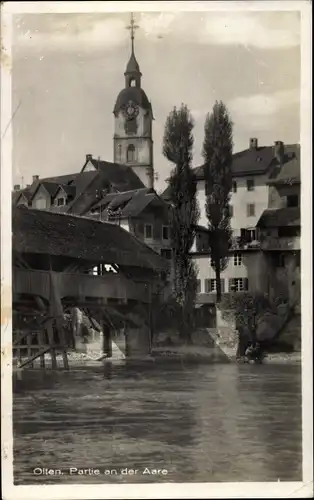 Ak Olten Kanton Solothurn, Partie an der Aare, gedeckte Brücke