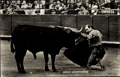 Ak Arruza Adornandose, Stierkampf, Torero