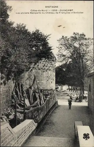 Ak Guingamp Cotes d'Amor, Les anciens Remparts du Chateau de Francoise d'Amboise