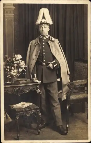 Foto Ak Deutscher Soldat in Gardeuniform