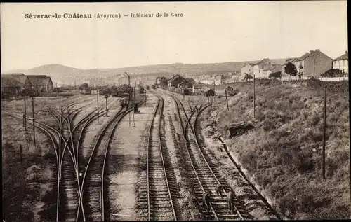 Ak Severac le Chateau Aveyron, Interieur de la Gare, Bahnhof, Gleisseite