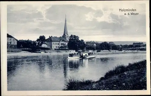 Ak Holzminden an der Weser, Dampferpartie vor der Kirche