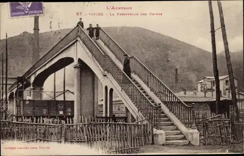 Ak Viviez Aveyron, La Passerelle des Usines