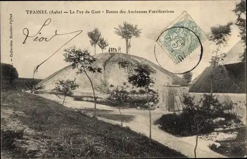 Ak Trainel Aube, Le Puy du Guet, Restes des Anciennes Fortifications