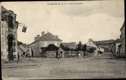 Ak Combrée Maine et Loire, Rue Principale