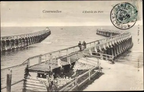 Ak Courseulles sur Mer Calvados, L'Entrée du Port