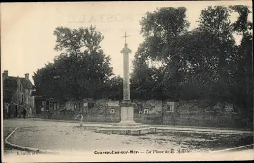 Ak Courseulles sur Mer Calvados, La Place de la Mairie