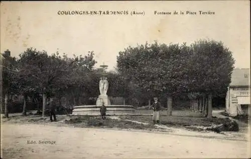 Ak Coulonges en Tardenois Aisne, Fontaine de la Place Terrière