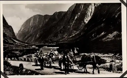 Ak Naerodal Norwegen, Transport, Wagen von Pferden gezogen
