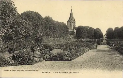 Ak Ennery Val d'Oise, Cour d'honneur du Chateau