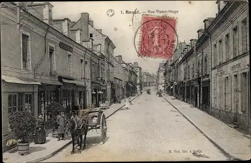 Ak Baugé Maine et Loire, Rue Victor Hugo