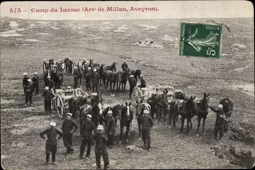 Ak Larzac Aveyron, Camp, französische Soldaten