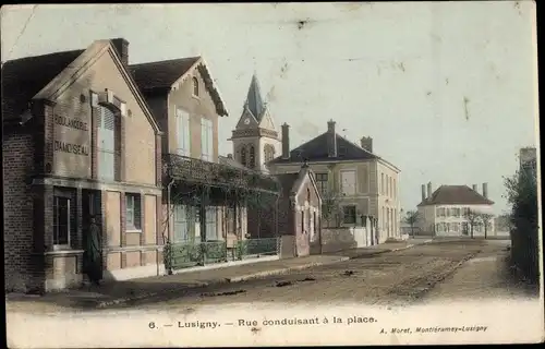 Ak Lusigny Aube, Rue conduidant a la Place