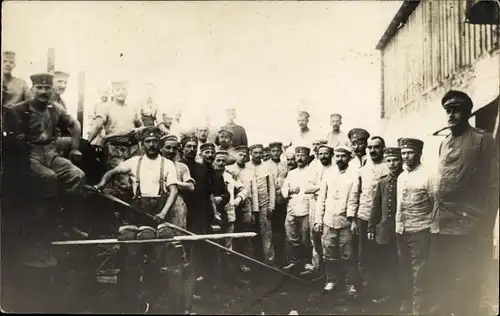 Foto Ak Deutsche Soldaten, WK I, Gruppenbild