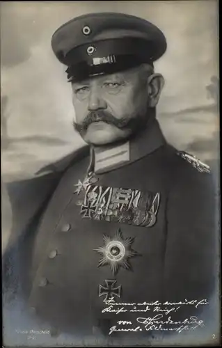 Ak Generalfeldmarschall Paul von Hindenburg, Portrait, Uniform, Orden