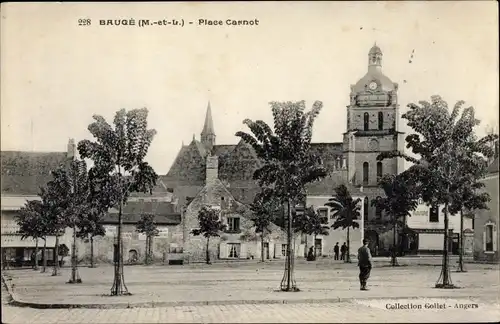 Ak Baugé Maine et Loire, Place Carnot