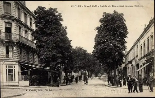 Ak Cholet Maine et Loire, Grand Cafe, Entree du Boulevard Gustave Richard