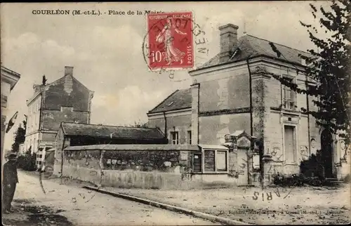 Ak Courleon Maine et Loire, Place de la Mairie