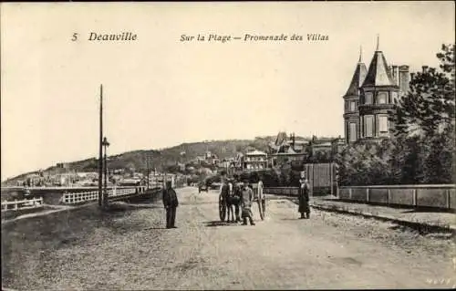 Ak Deauville Calvados, Sur la Plage, Promenade des Villas