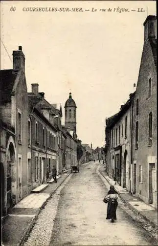 Ak Courseulles sur Mer Calvados, La rue de l'Église