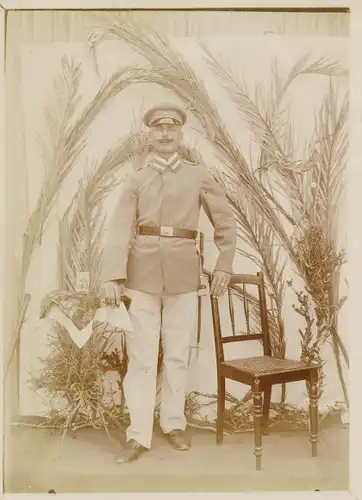 Foto DSW Afrika Namibia, ca 1900 - 1904, Mitglied der Kolonialen Schutztruppe, Standportrait