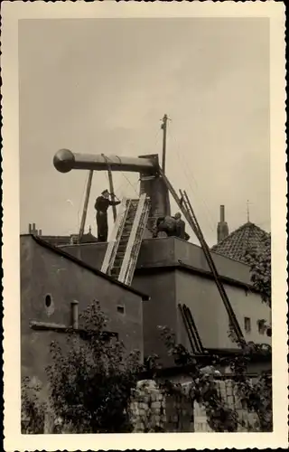 Foto Ak Kiel in Schleswig Holstein, Baustelle, Hansa Molkerei, Leitern, Schornstein