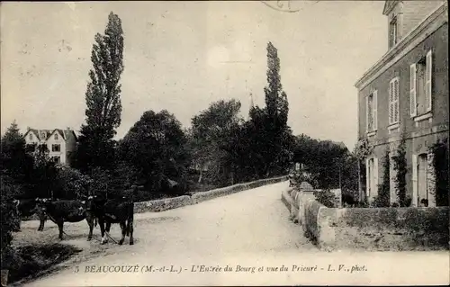 Ak Beaucouzé Maine et Loire, L'Entree du Bourg et vue du Prieure