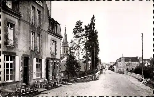 Ak Gouarec Côtes d'Armor, Hôtel du Blavet et la Grande Rue, Gaby