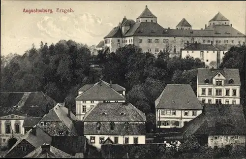 Ak Augustusburg im Erzgebirge, Blick zum Schloss mit Häusern