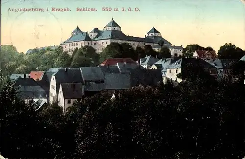 Ak Augustusburg im Erzgebirge, Blick zum Schloss mit Häusern